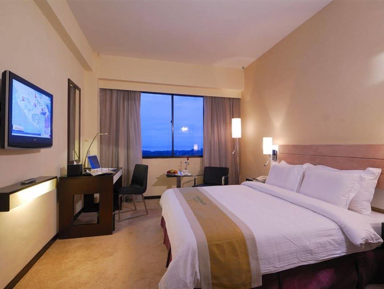 Borneo Royale Hotel Tawau Ngoại thất bức ảnh
